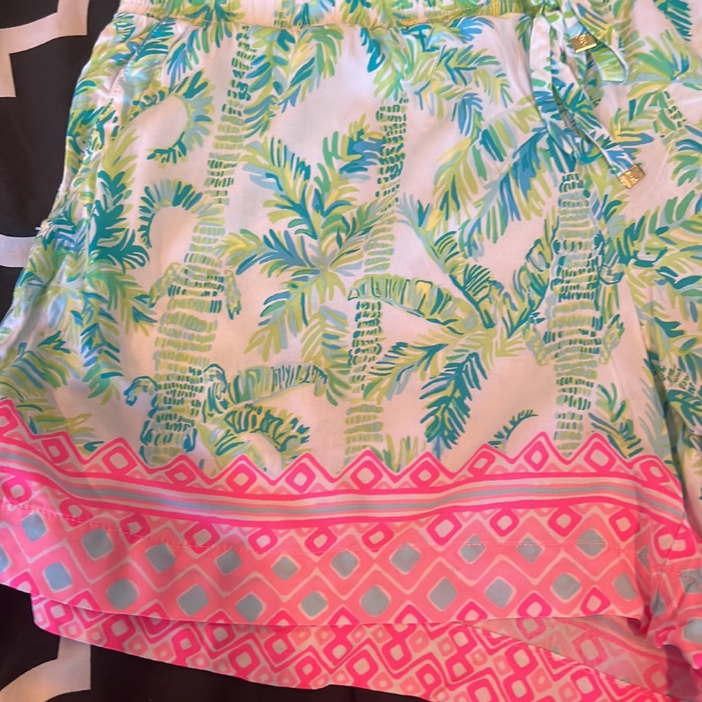 Lilly Pulitzer Katia Shorts - Picture 2 of 6